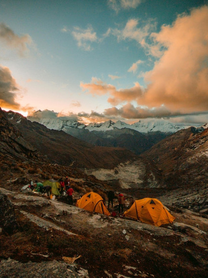 huayhuash peru acampada