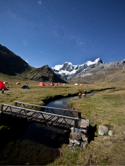 huayhuash peru acampar puente