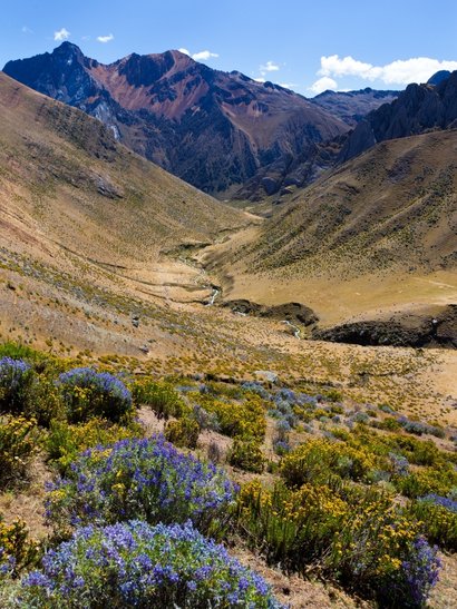huayhuash peru sendero rio
